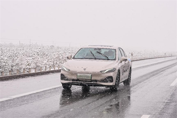 2,208km! China’s hybrid vehicle Roewe D7 DMH sets a Guinness World Record for the longest journey